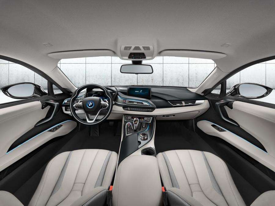  BMW i8 2014 года  (фото 10 из 180)
